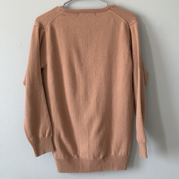 Woolovers tan 100% lambs wool v neck sweater! - Picture 2 of 10